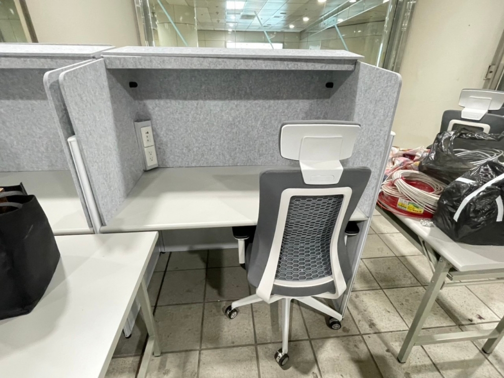 吸音板屏風桌-電話行銷公司 _4_.jpg 吸音板屏風桌-電話行銷公司 _4_.jpg