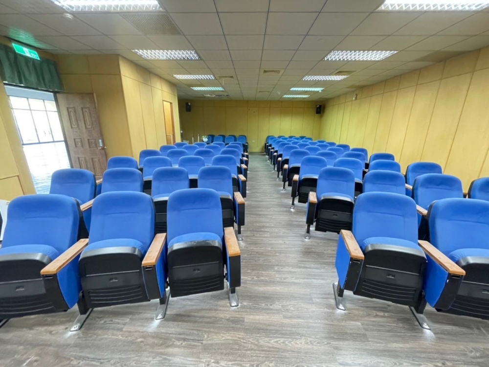 視聽椅安裝 _2_.jpg 視聽椅安裝 _2_.jpg