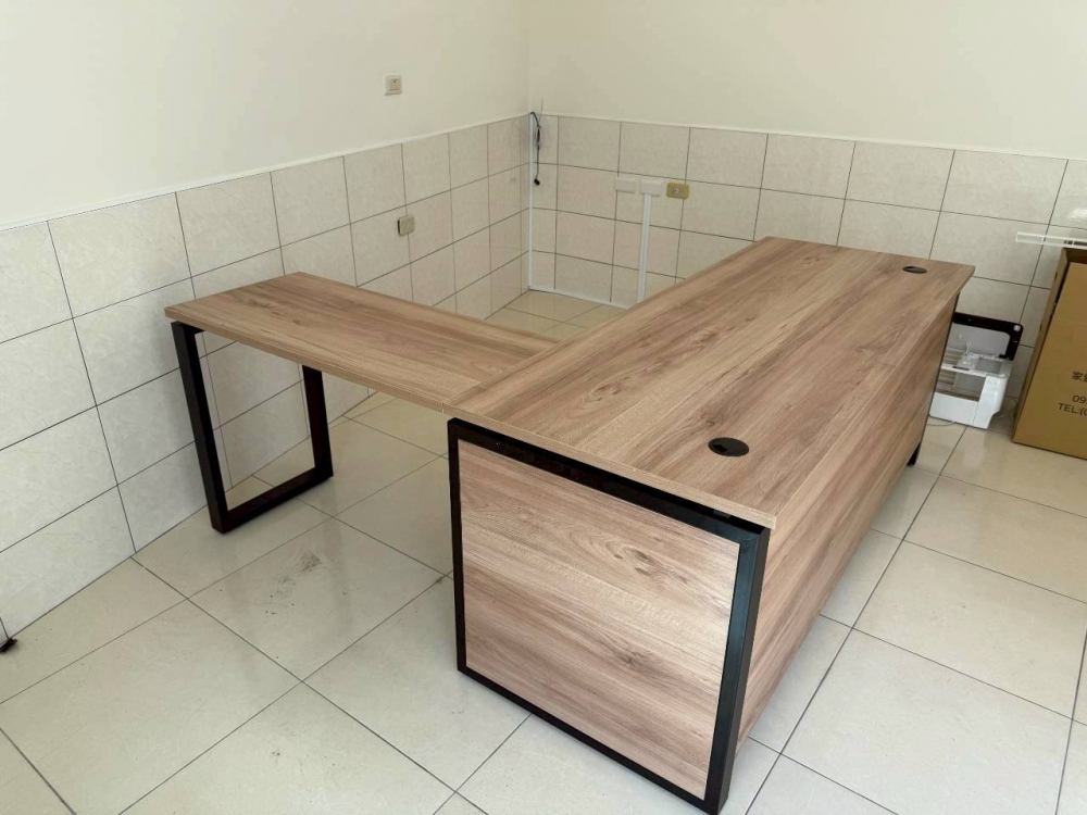 口字腳辦公桌 _1_.jpg